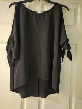 Lily White Black Cold-Shoulder Tie-Sleeve Tunic Top
